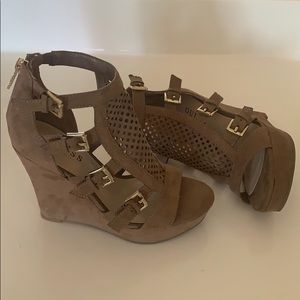 New GUESS wedges
